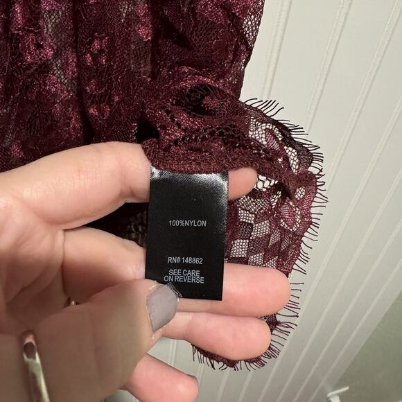 Torrid Burgundy Babydoll Sheer Lace Top Plus Size 0X - Picture 6 of 6